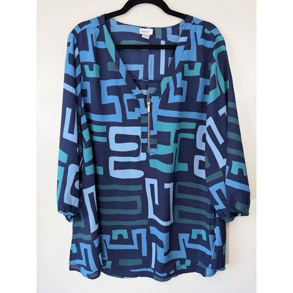 Avenue Plus Size Bluesy Geometric‎ Print 1/4 Zip Blouse Size 22/24